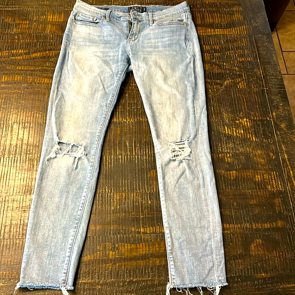 Lucky brand, denim, jeans, distressed, light denim size 6, Charlie skinny